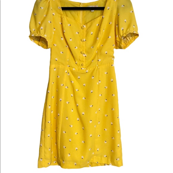 Gianni Bini Dresses & Skirts - Gianni Bini Yellow Dress with White Floral Pattern